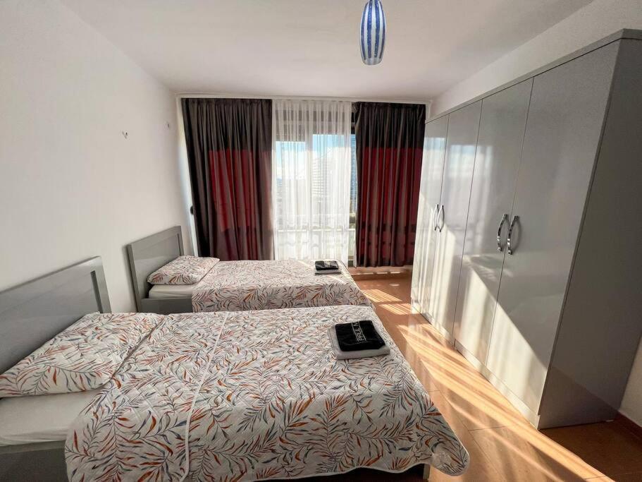 Scanderbeg Square 2Br Apt ティラナ エクステリア 写真