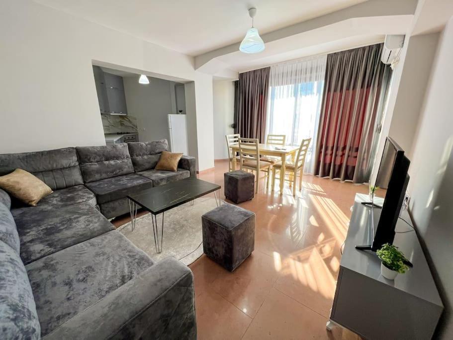 Scanderbeg Square 2Br Apt ティラナ エクステリア 写真