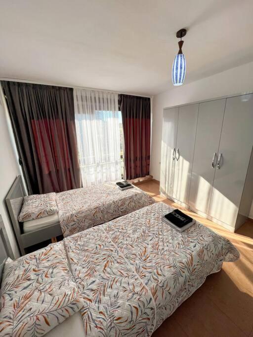 Scanderbeg Square 2Br Apt ティラナ エクステリア 写真